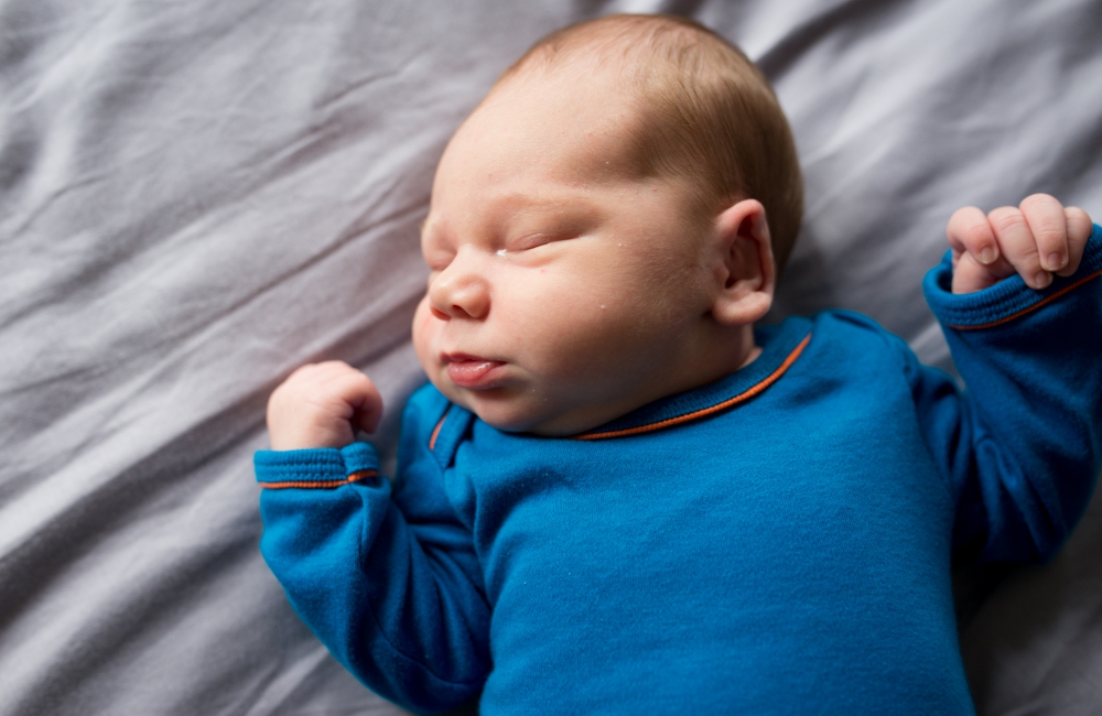 newborn-s-3-018290b68eb80e8fc75c32865af26dc0